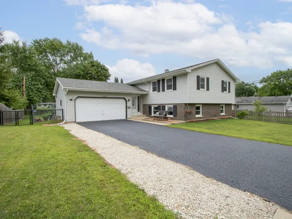 4402 Elmleaf Dr, McHenry, IL 60051