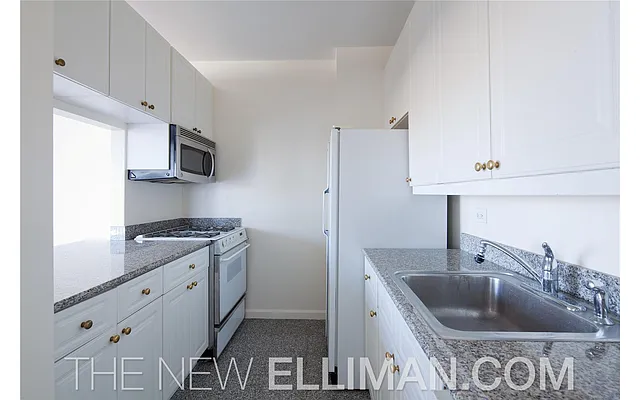 Rented by Douglas Elliman | media 10