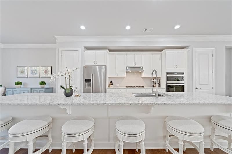 1st image of 2367 Montford Pl SE