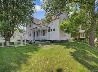 725 Eureka Rd, Wyandotte, MI 48192