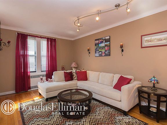 5th image of 11814 83rd Ave #6H