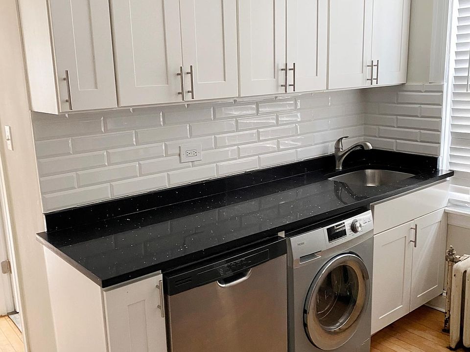 1st image of 733 Elm St #302