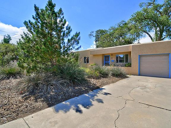 2nd image of 207 Chula Vista Pl NE