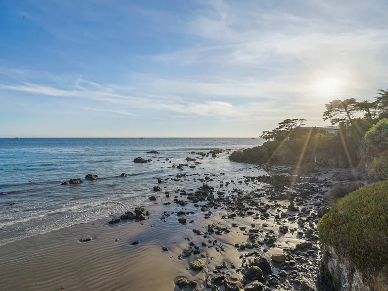 Where every sunset feels like a work of art.