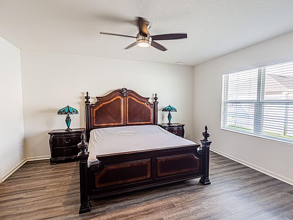 5th image of 10021 SW Newberry Avenue