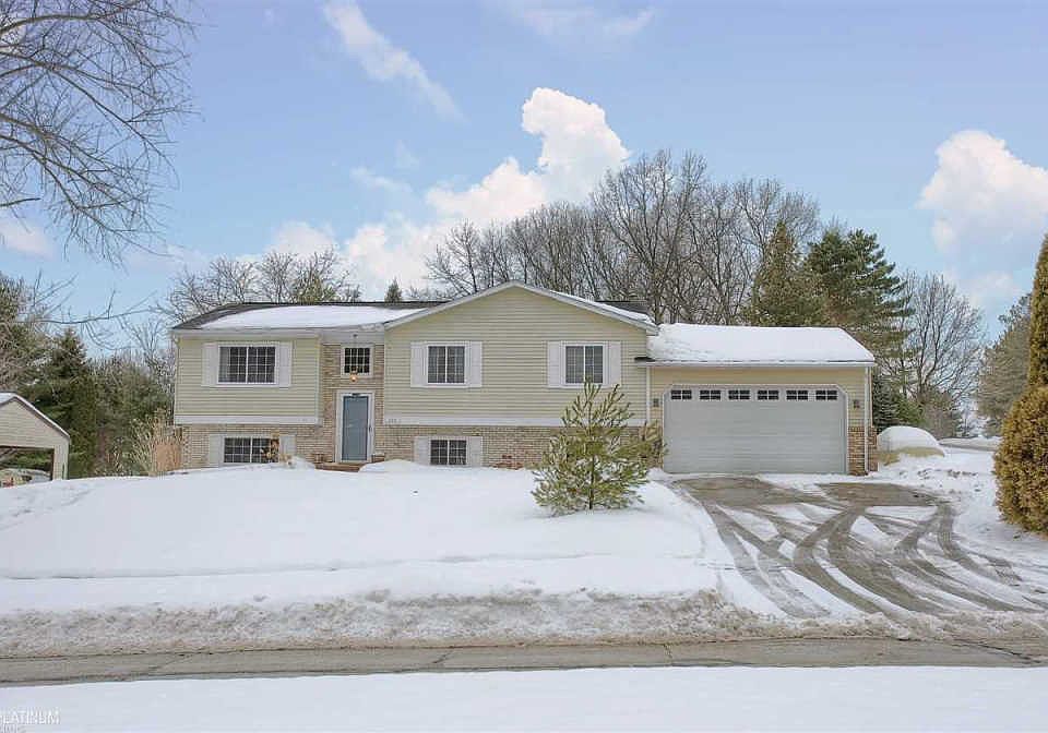 1st image of 200 Woodlake Dr
