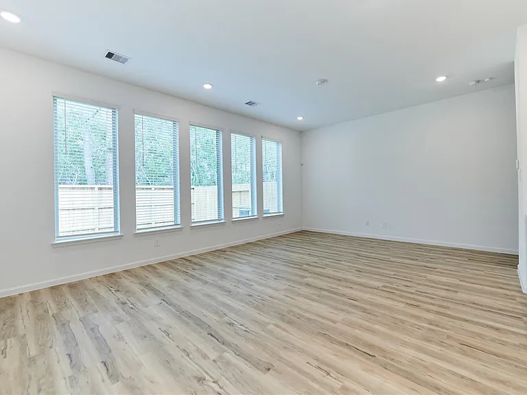 665 Royal Arch Dr — Photo 10