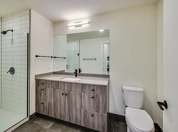3rd image of 1732 N Western Ave #616