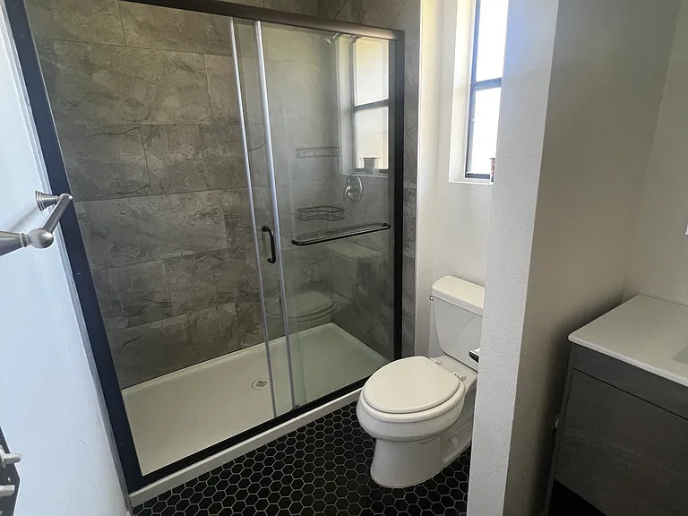 6604 Reservoir Ln — Photo 8