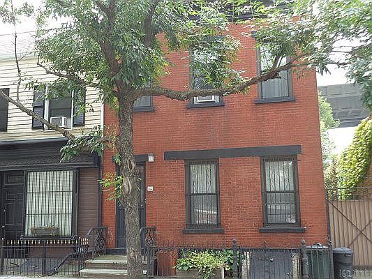 3rd image of 162 9th St #1