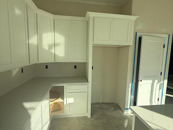 3rd image of 120 Patchen Dr
