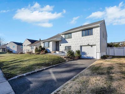 14 Pembroke Dr, Massapequa, NY, 11758