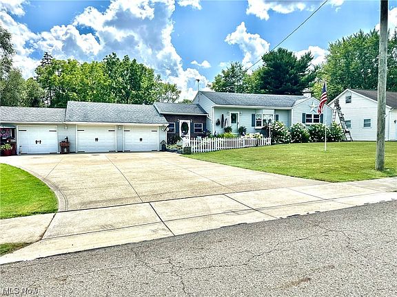 2nd image of 12 E Church St