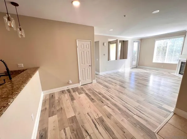 12376 Carmel Country Rd Unit 207, San Diego, CA 92130
