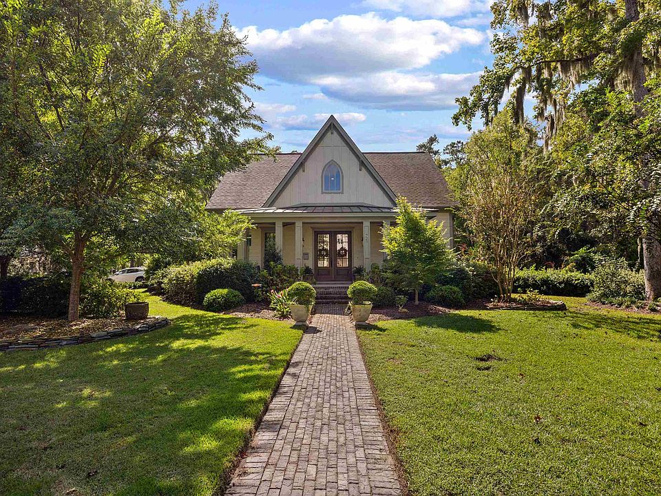 1st image of 723 Tuckers Rd.