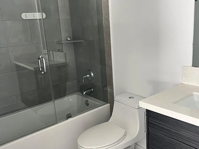 4231 McLaughlin Ave #302 — Photo 9