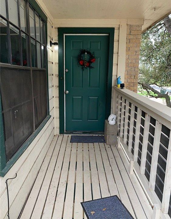 1st image of 810 Navarro Dr APT C