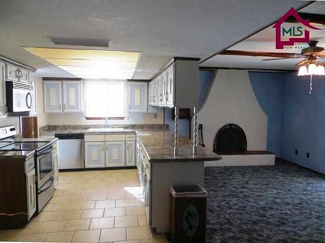 1st image of 1738 Royal Dr