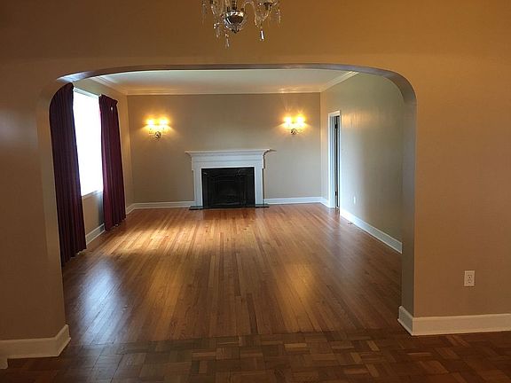 4th image of 304 S Denver Ave