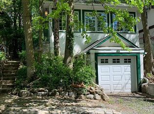 389 Saint George Rd, Staten Island, NY 10306