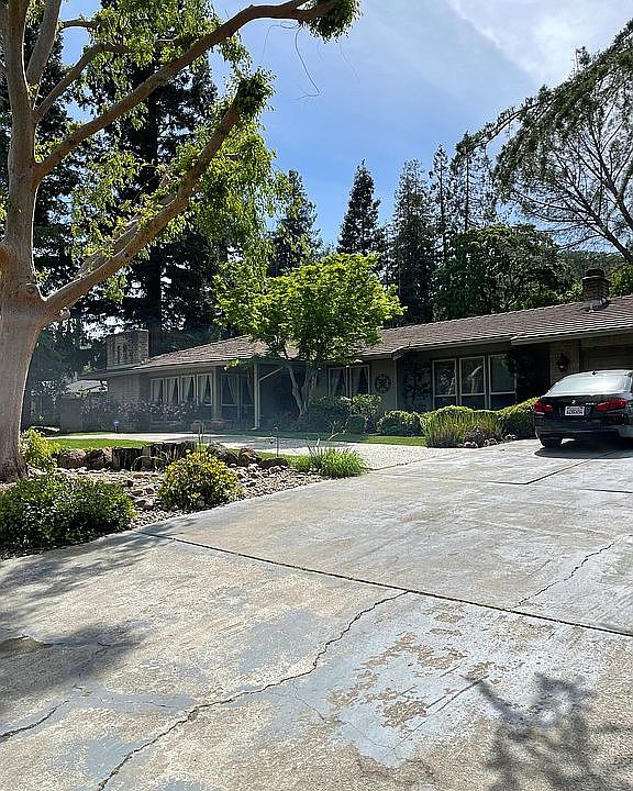 1st image of 2665 Lunada Ln