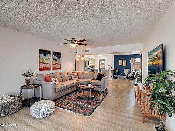 3rd image of 1015 E CONCORDA Drive