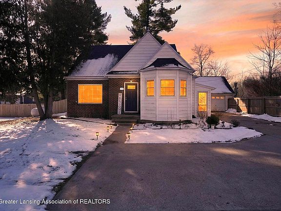 3rd image of 2540 E Round Lake Rd