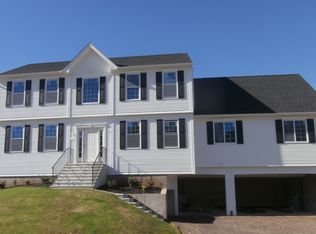 33 W Poplar Rd, Middletown, CT 06457