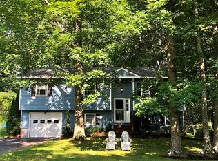 72 Logwood Cir, Essex Jct, VT 05452