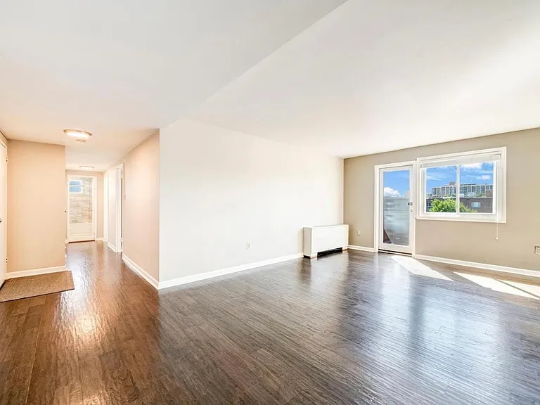 1830 Columbia Pike #602 — Photo 3