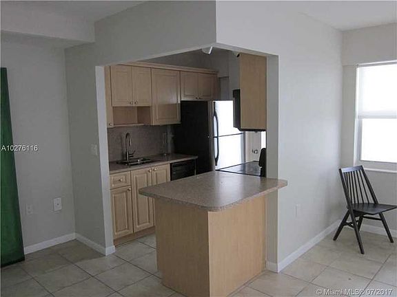 4th image of 1545 Euclid Ave APT 2M