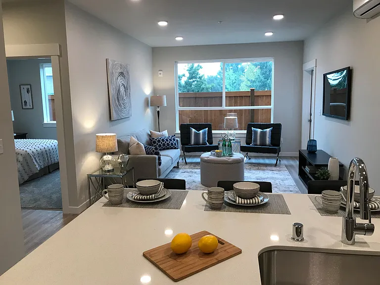 Hamptons at Mill Creek — Photo 18