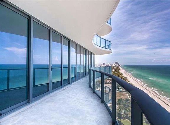 2nd image of 19575 Collins Ave