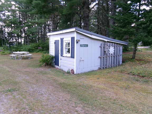3rd image of 140 Lake View Lane
