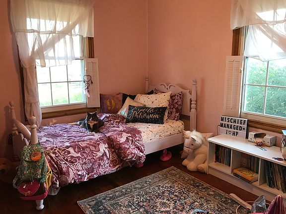 Bed room