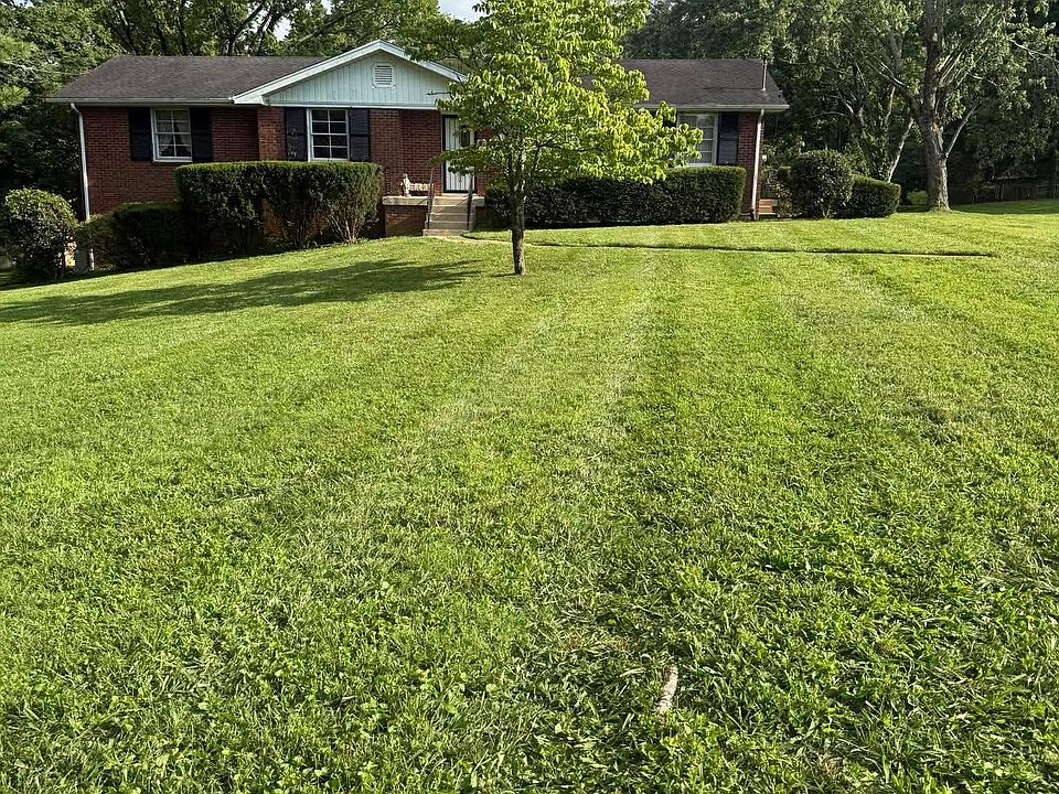 1st image of 102 Graycroft Ct