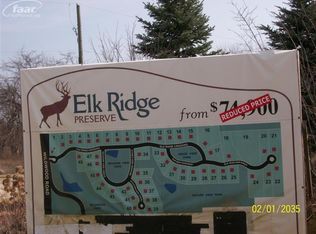 12800 Elk Run Pkwy, Holly, MI 48442