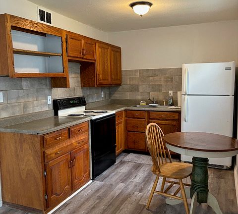 4th image of 6006 E 152nd St APT A
