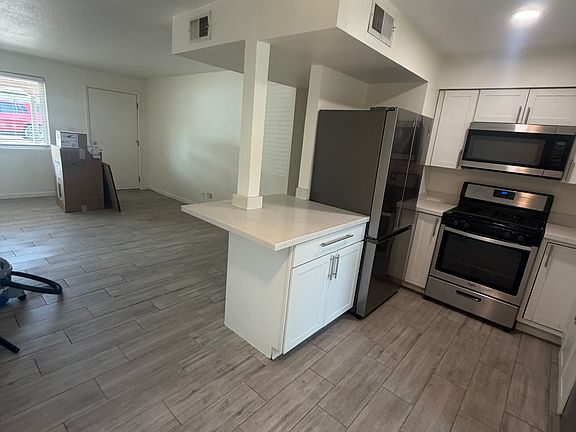 3rd image of 929 E Tuckey Ln APT 2