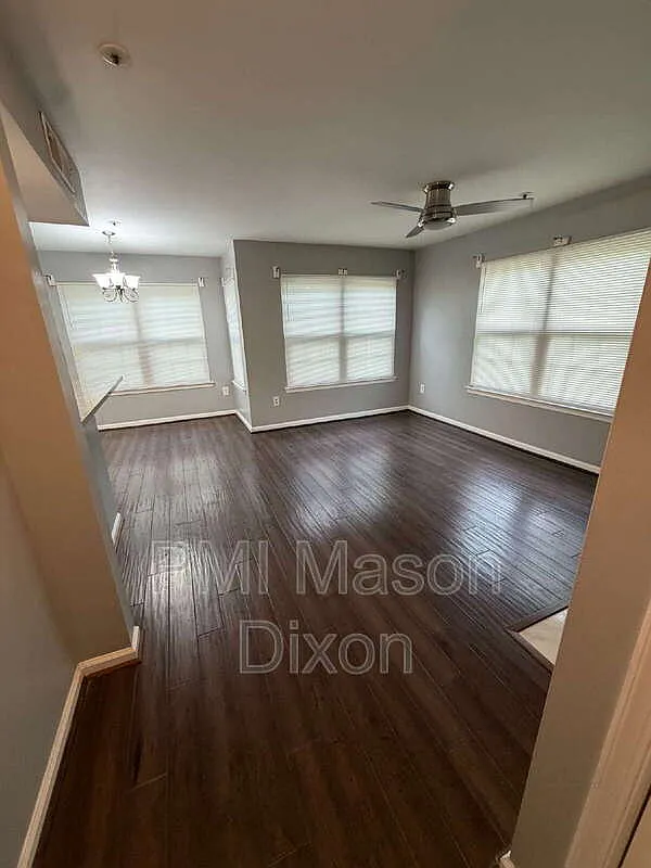 2 bed, 2.0 bath, 876 sqft, $2,100 — Photo 4