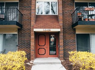 5S066 Pebblewood Ln APT A12, Naperville, IL 60563