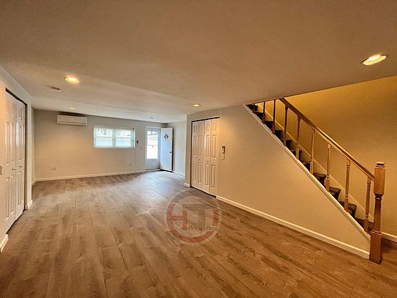 3rd image of 1118 Ellsworth Ave #1