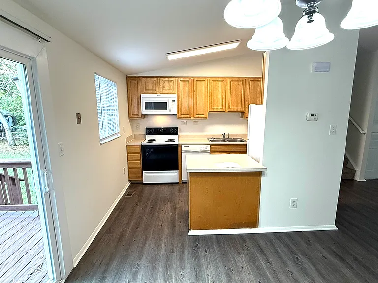 5306 Autumnleaf Dr — Photo 3