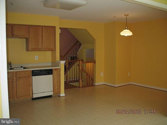 4th image of 13763 Palmetto Cir