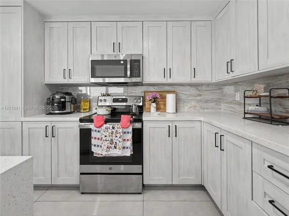 1326 NW 2nd Ln, Florida City, FL 33034