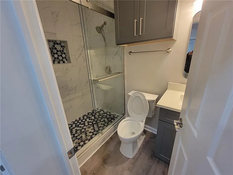 1896 Ridgewood Dr #5 — Photo 3
