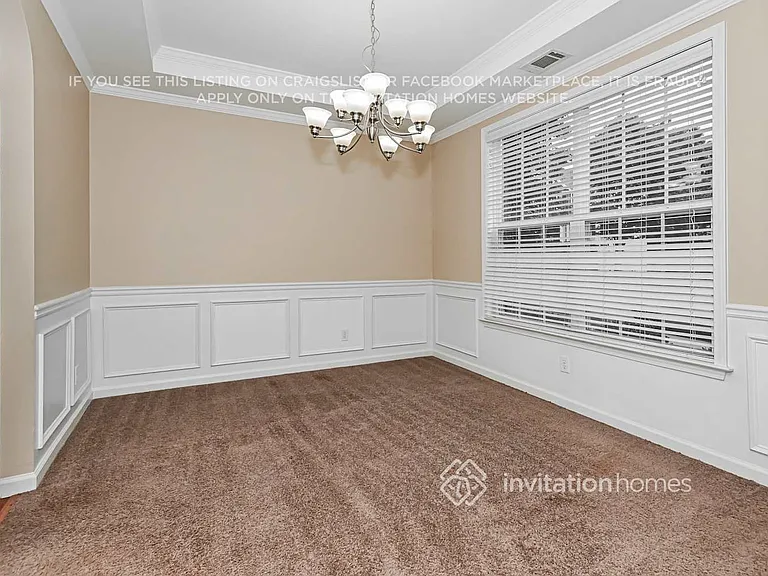 940 Island Bluff Ln — Photo 4