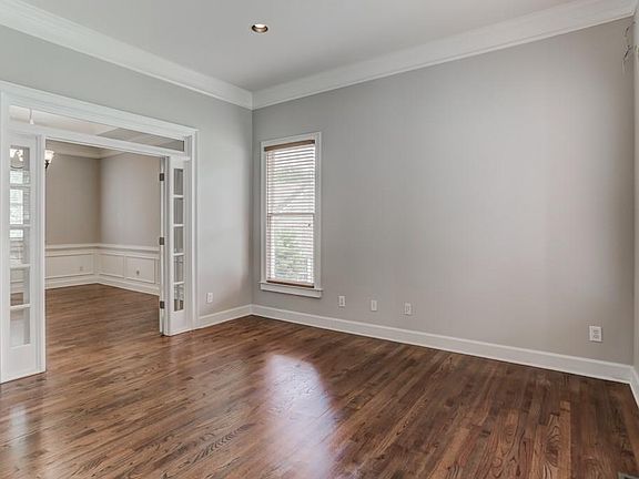 4th image of 3836 Tynemoore Walk SE