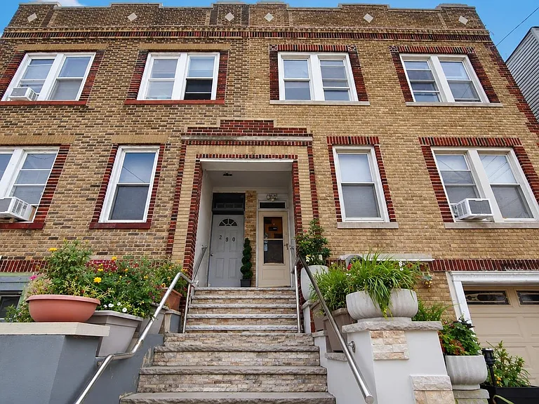 291 Linden Ave — Photo 1