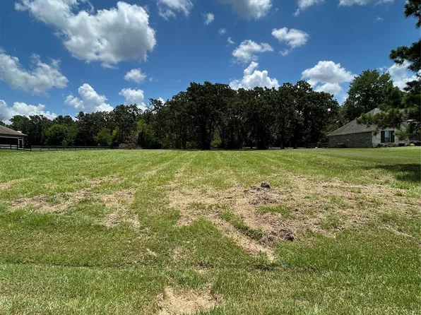 1678 Opal Trl, Willis, TX 77378